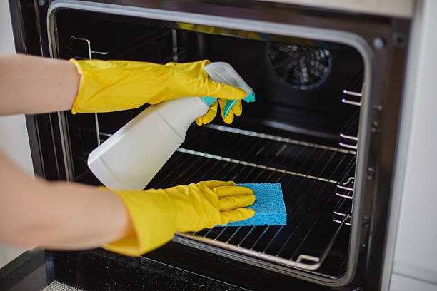 Oven cleaning service
